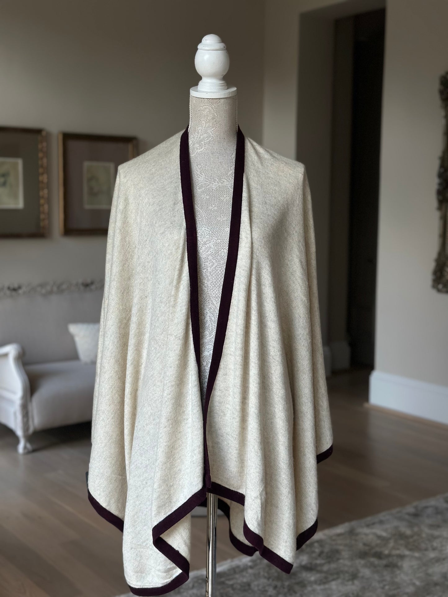 Cashmere Blanket Wrap (Ivory With Border) - Cashmere Wrap - view 3