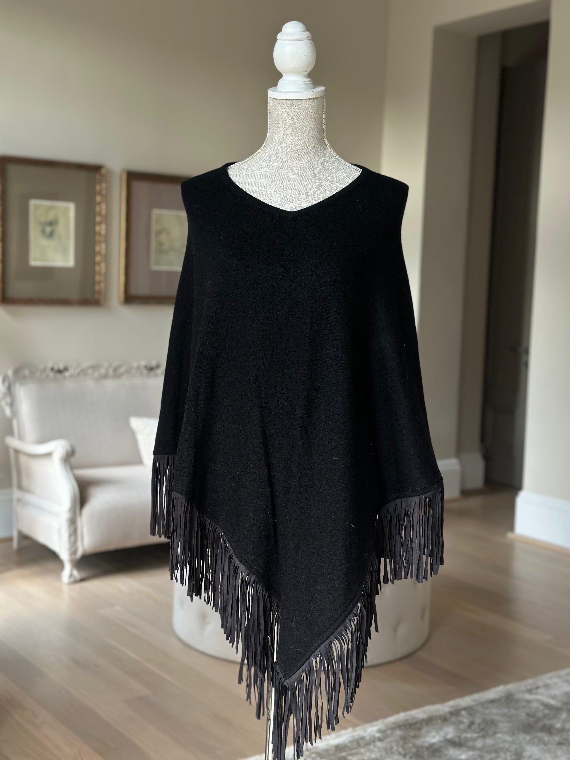 Cashmere Poncho With Leather Tassels (Black) - Cashmere Ponchos - view 2