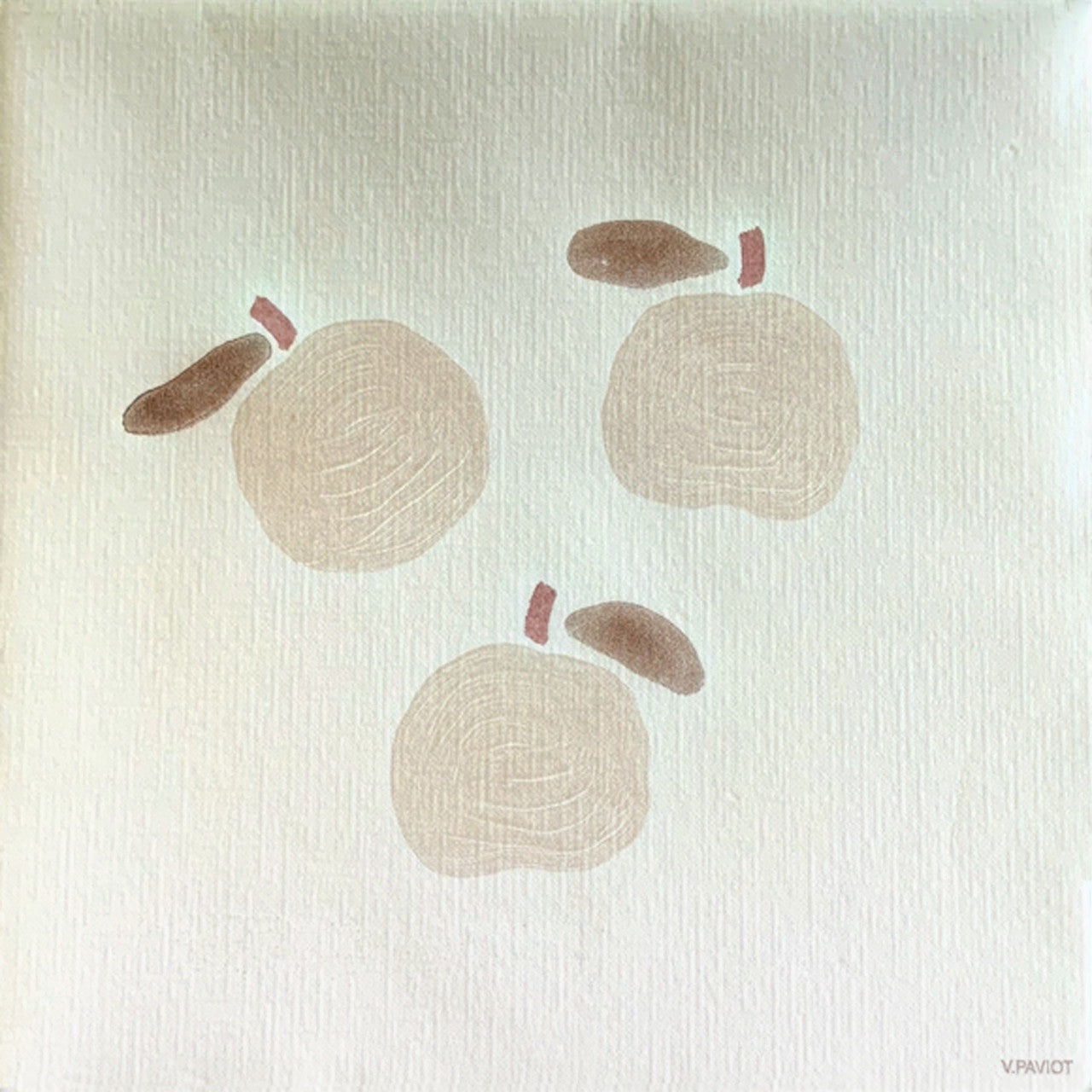 Eclectic Françoise Paviot Pomme dinner napkin with a minimalist apple motif on soft beige airlaid material.