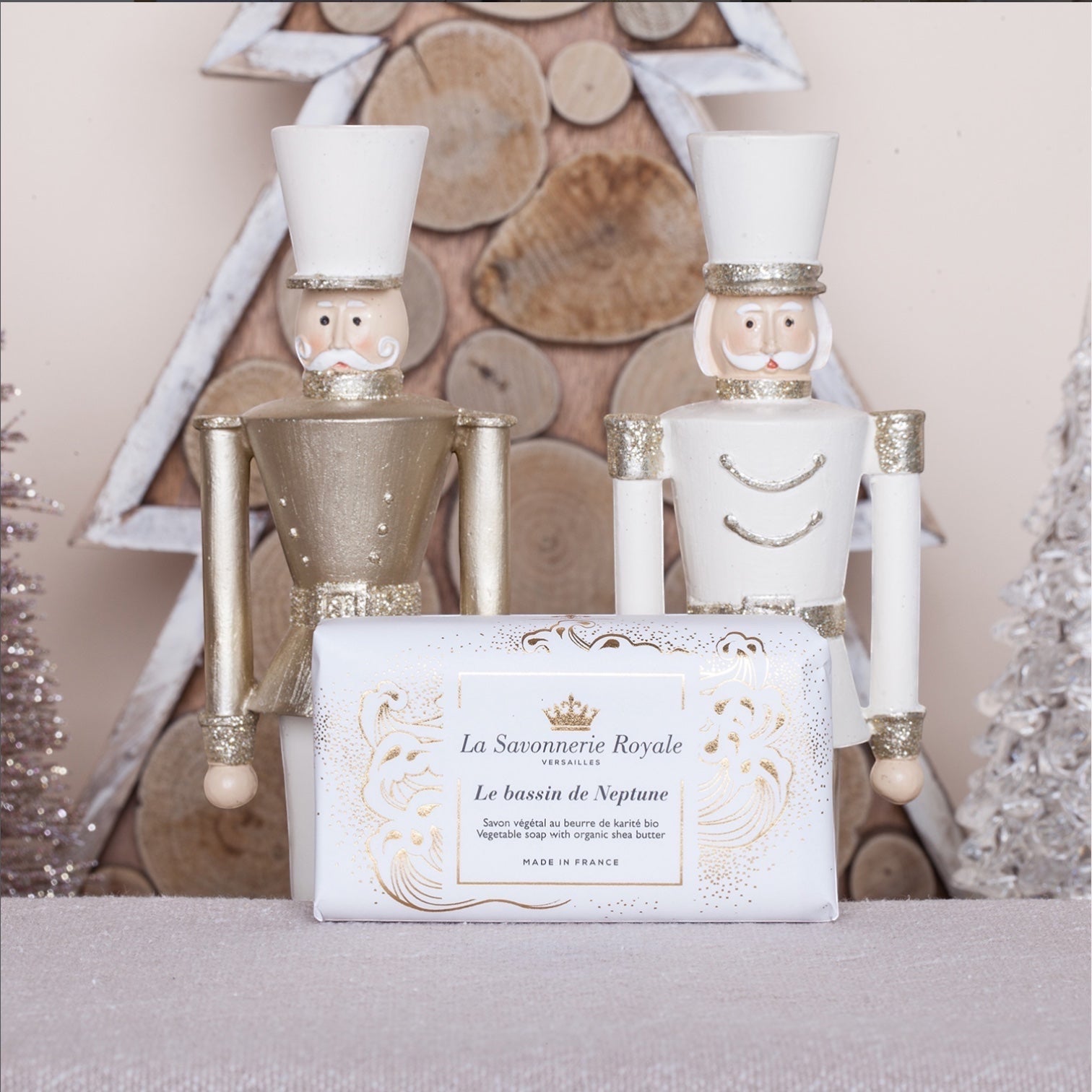 Eclectic La Savonnerie Royale Le Bassin de Neptune soap bar in elegant white packaging with gold fleur-de-lys detail